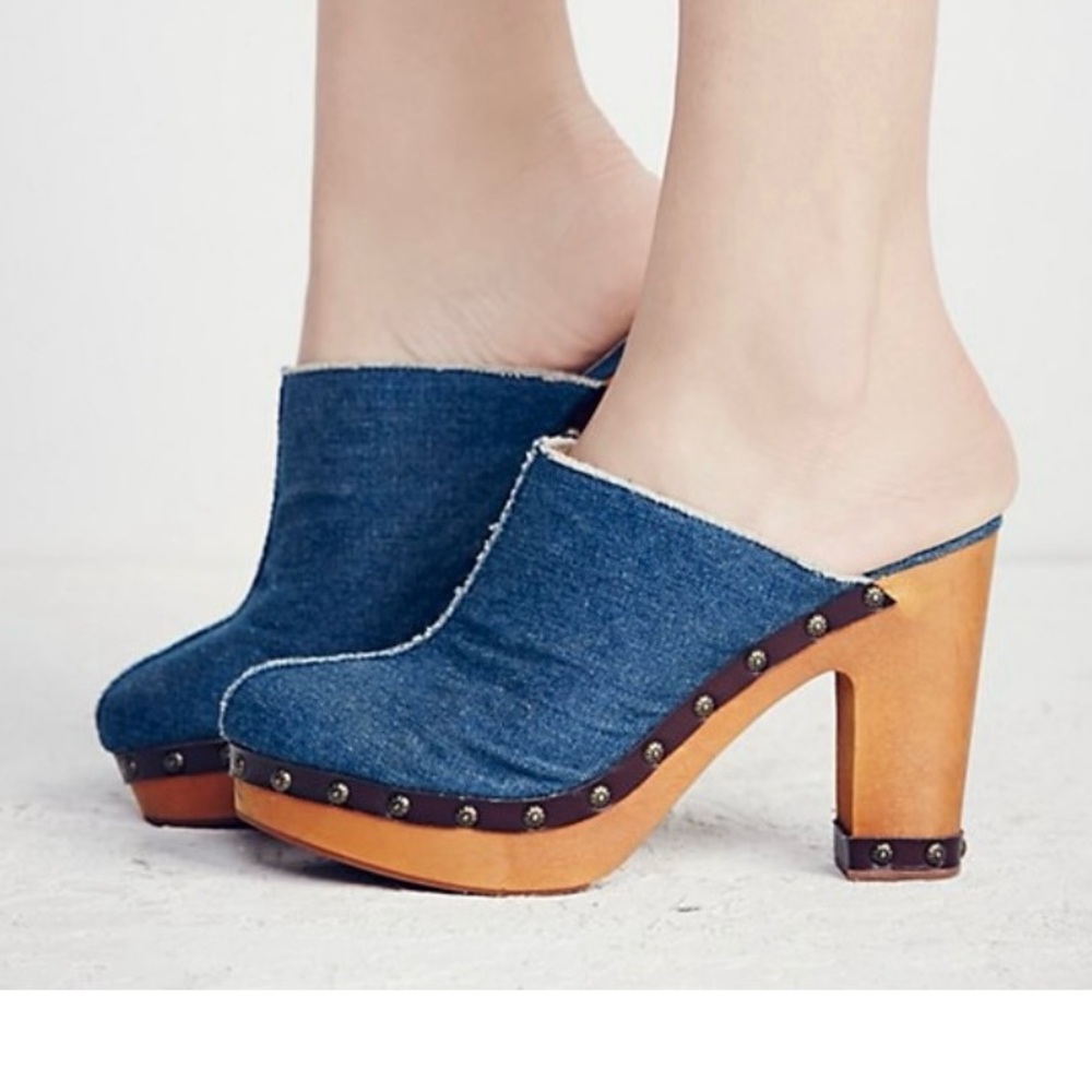 BRAND NEW IN BOX FREE PROPLE VEGAN BROOKE SKIP ON DENIM CLOG, SIZE 6